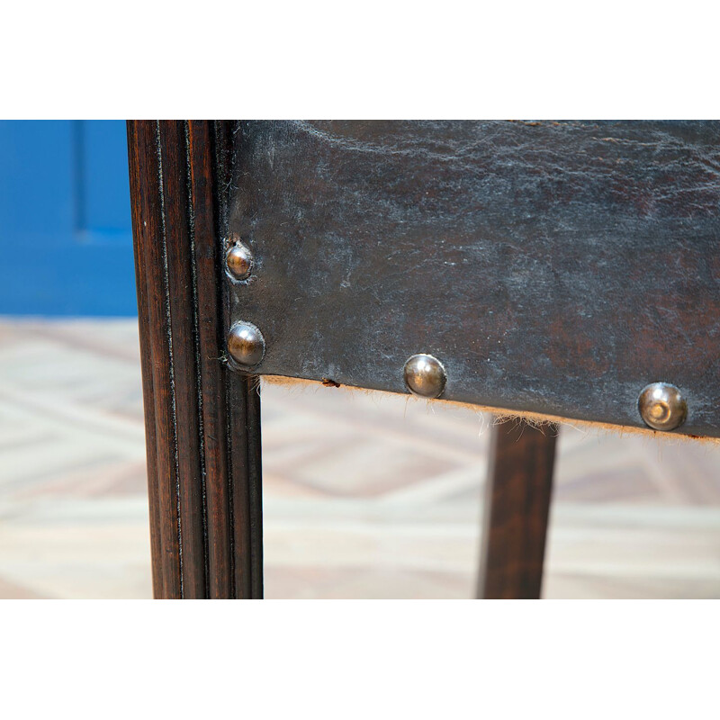 Paire de chaises de bibliothèque sculptés en cuir Louis XV d'époque 19ème