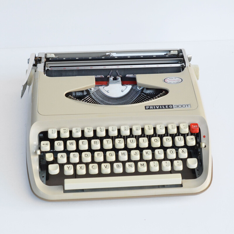 Vintage Suitcase typewriter Privileg T300, Japan 1970s