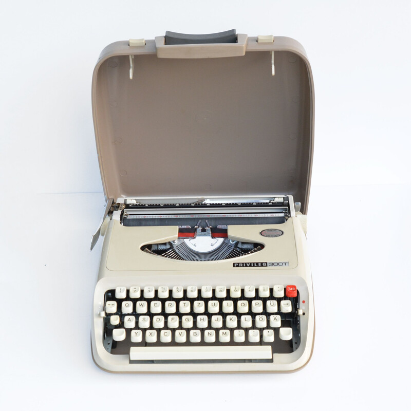 Vintage Suitcase typewriter Privileg T300, Japan 1970s