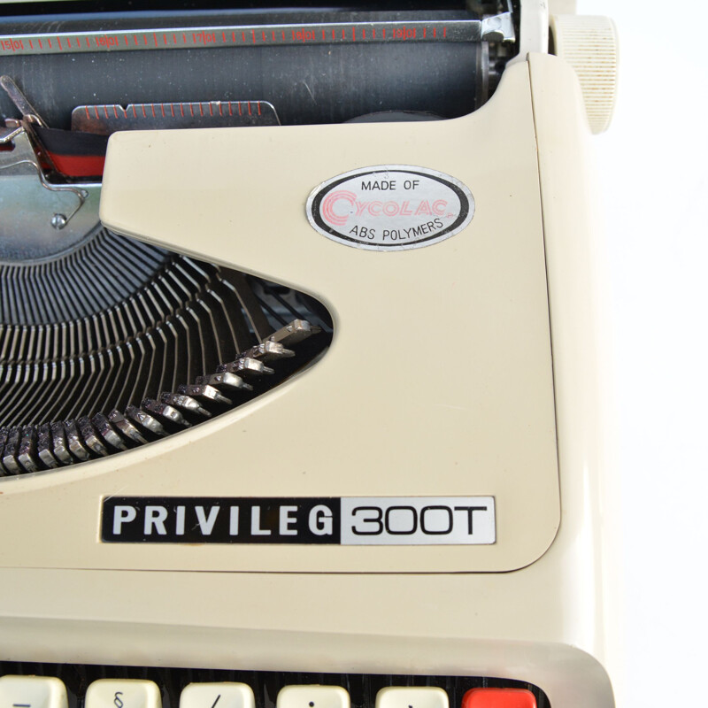 Vintage Suitcase typewriter Privileg T300, Japan 1970s