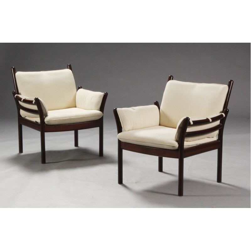 Pair of vintage lounge chairs Illum Wikkelso