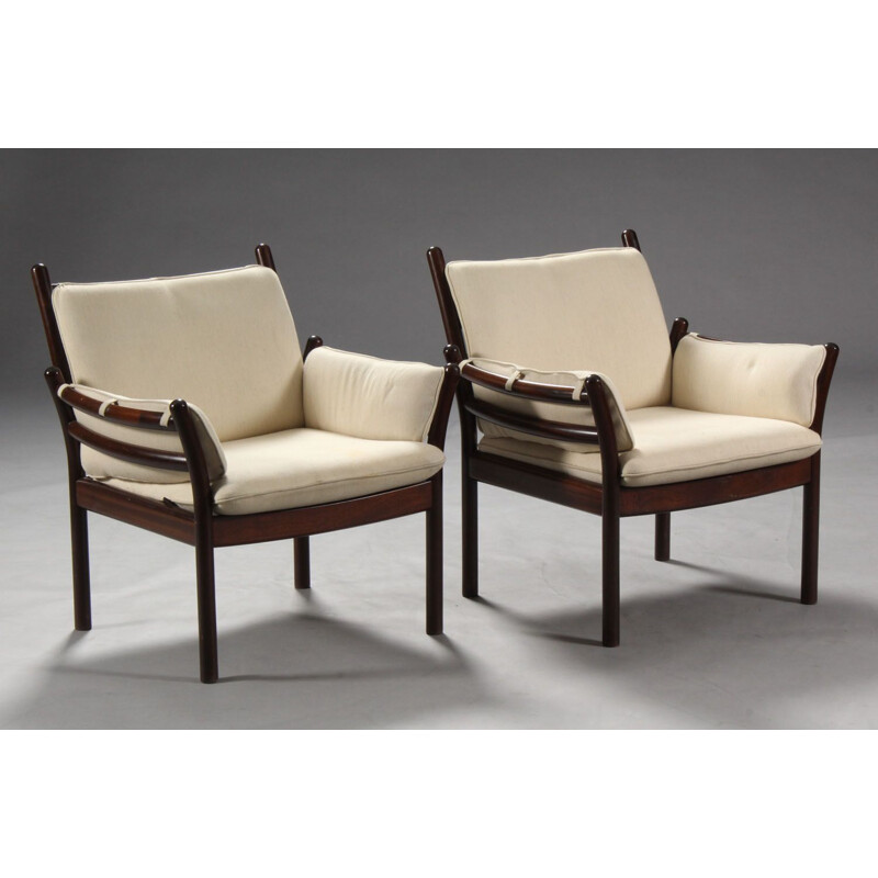 Pair of vintage lounge chairs Illum Wikkelso