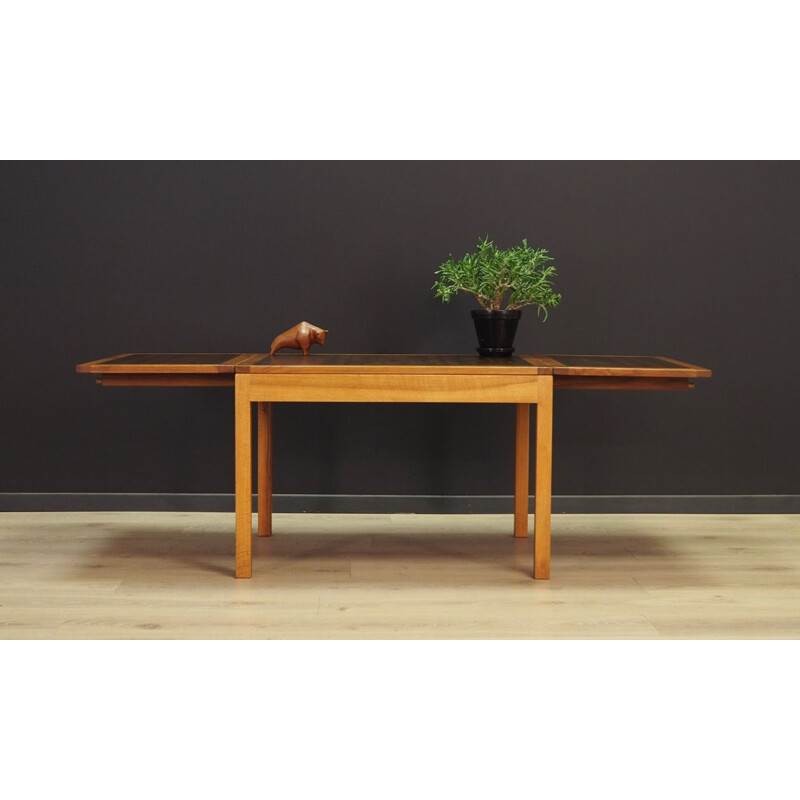 Table basse vintage en noyer scandinave 1970