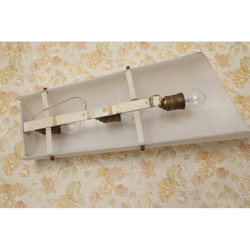 White plastic and brass vintage wall lamp, 1950