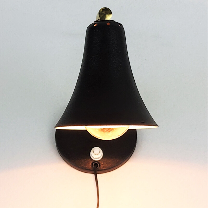 Wandlamp van zwart metaal en messing, 1950