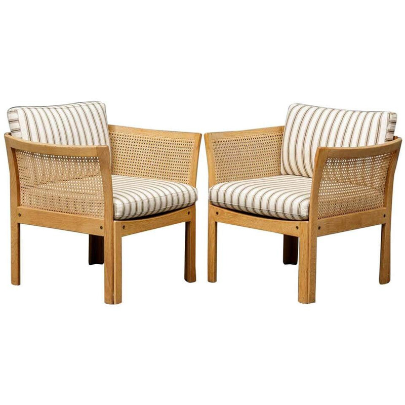 Pair of Vintage Plexus Lounge Chairs in Oak and White Fabric Illum Wikkelsø Danish 1960s