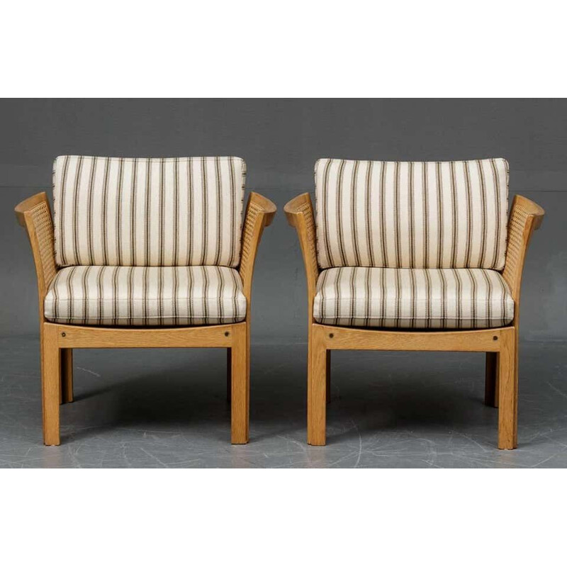 Pair of Vintage Plexus Lounge Chairs in Oak and White Fabric Illum Wikkelsø Danish 1960s