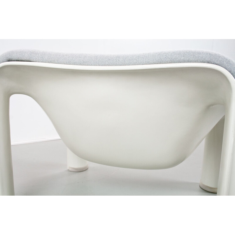 Vintage chair model F300 in white fibreglass Pierre Paulin 1967