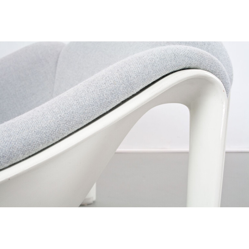 Vintage chair model F300 in white fibreglass Pierre Paulin 1967