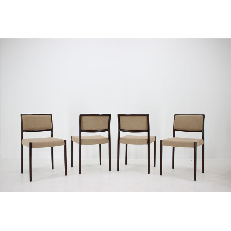 Set of 4 vintage Dining Chairs Model 80 by Niels O. Møller Oak