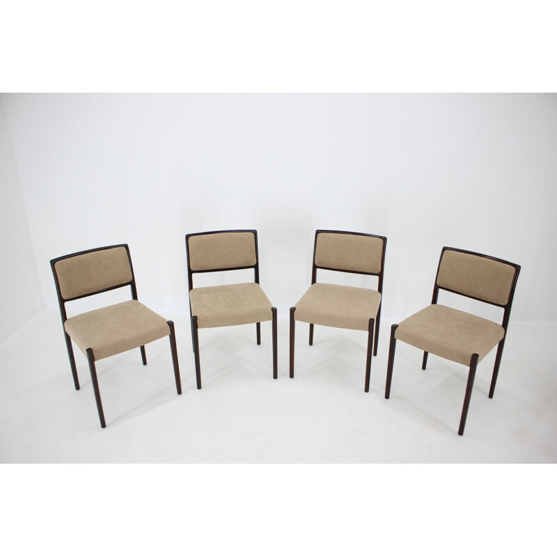 Set of 4 vintage Dining Chairs Model 80 by Niels O. Møller Oak