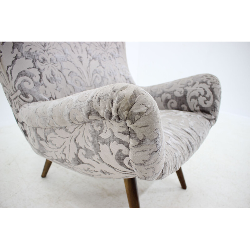 Vintage italian armchair in the style of Paolo Buffa, 1960s