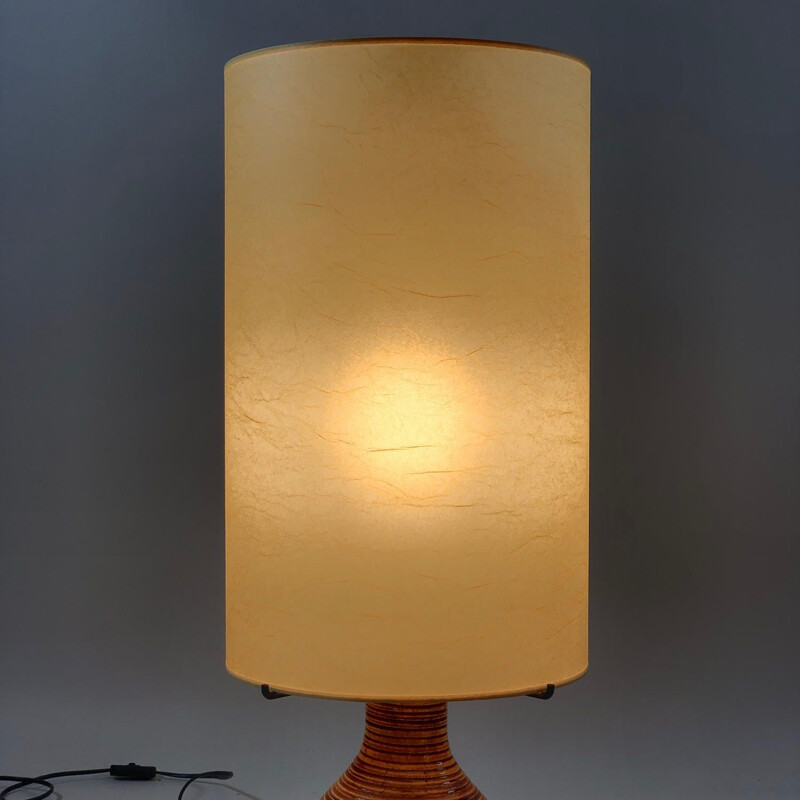 Lampe vintage Accolay céramique de couleur marron avec incrustation de résine à décor floral 1960