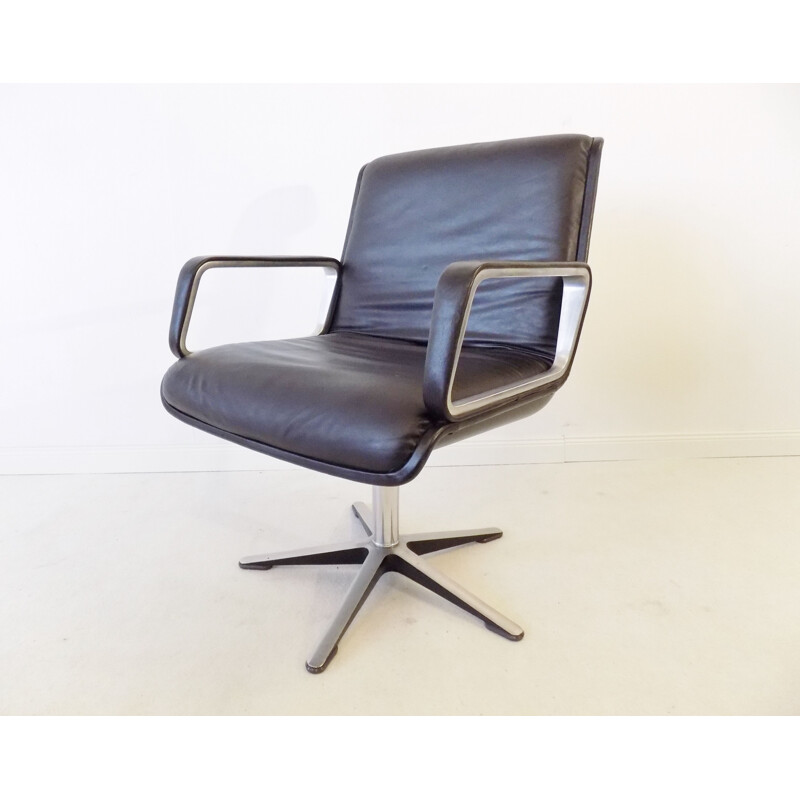 Pair of black leather loungechairs by Delta Wilkhahn Delta 2000 