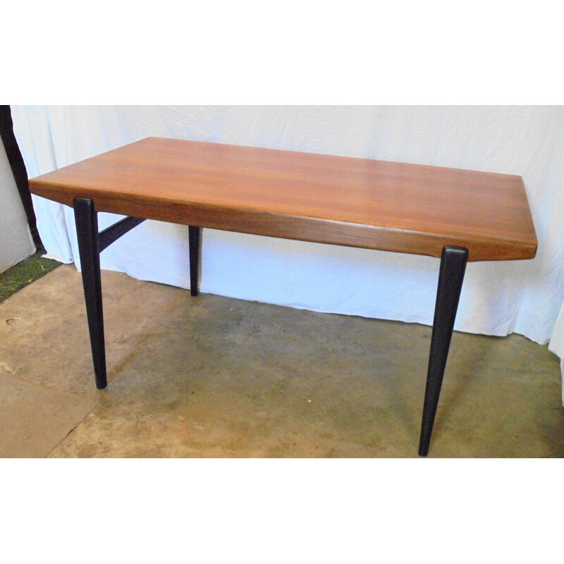 Vintage extensible teak table with black lacquered legs 1960