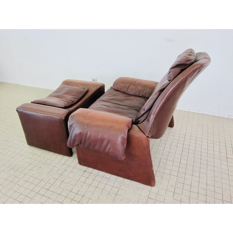 Fauteuil lounge et pouf vintage P62 en cuir brun Saporiti P60