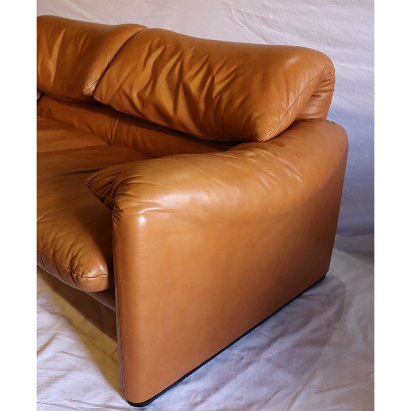 Vintage leather sofa by Vico Magistretti for Cassina