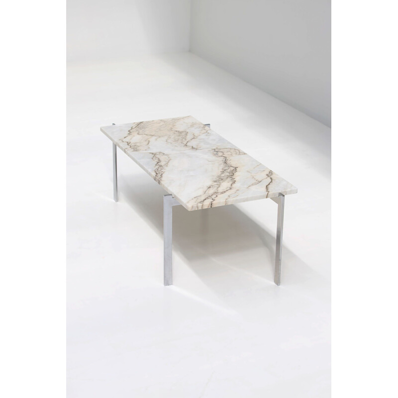 Table basse Vintage décorative en métal chromé et un plateau en marbre blanc de Poul Kjaerholm, 1970