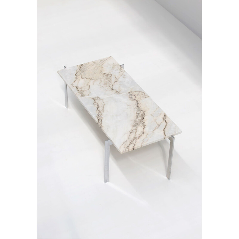 Mesa de centro decorativa vintage de metal cromado y tapa de mármol blanco de Poul Kjaerholm, 1970