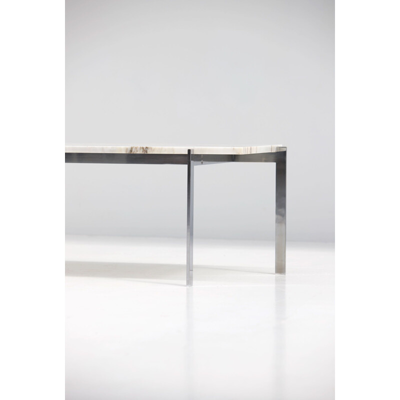 Mesa de centro decorativa vintage de metal cromado y tapa de mármol blanco de Poul Kjaerholm, 1970