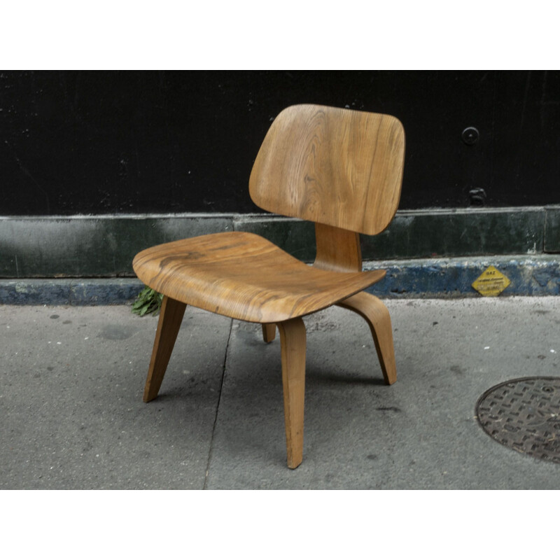 Vintage Oak LCW ChairCharles and Ray Eames Herman Miller 1950