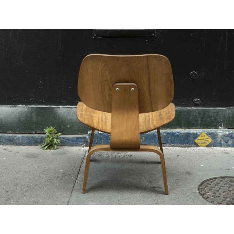 Vintage Oak LCW ChairCharles and Ray Eames Herman Miller 1950