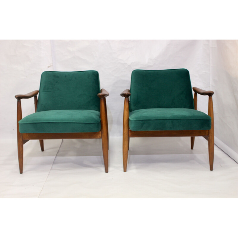 Pair of vintage armchairs GFM-87 Juliusz Kedziorek green velvet fabric 1960