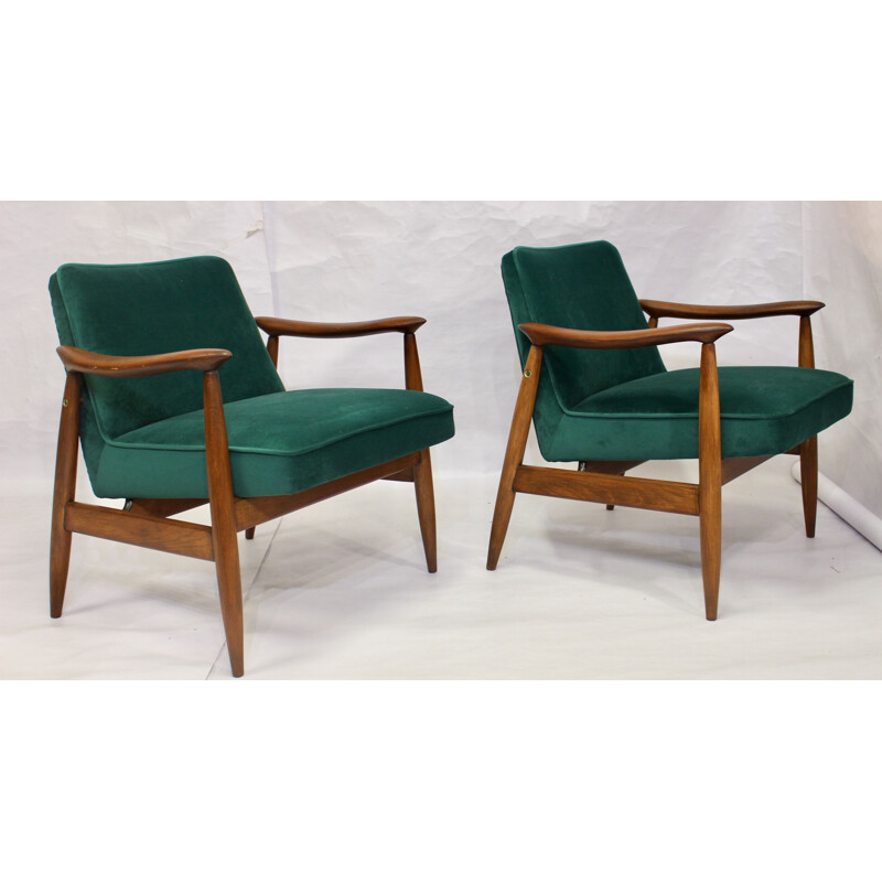 Paire fauteuils vintage GFM-87 Juliusz Kedziorek tissu velours vert 1960