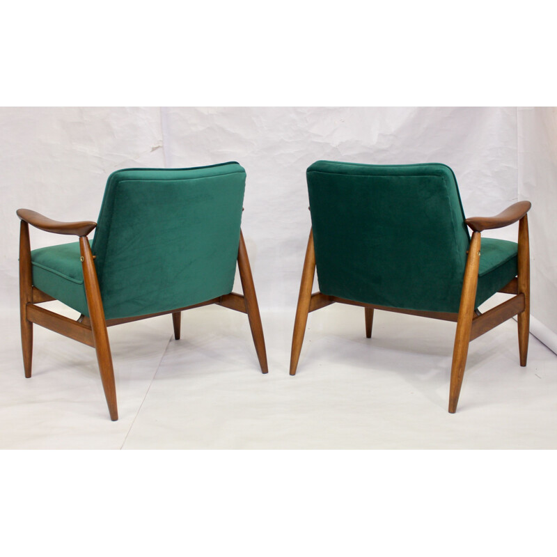 Pair of vintage armchairs GFM-87 Juliusz Kedziorek green velvet fabric 1960