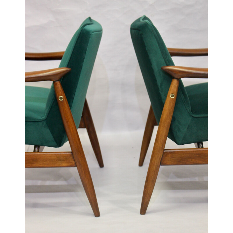 Pair of vintage armchairs GFM-87 Juliusz Kedziorek green velvet fabric 1960