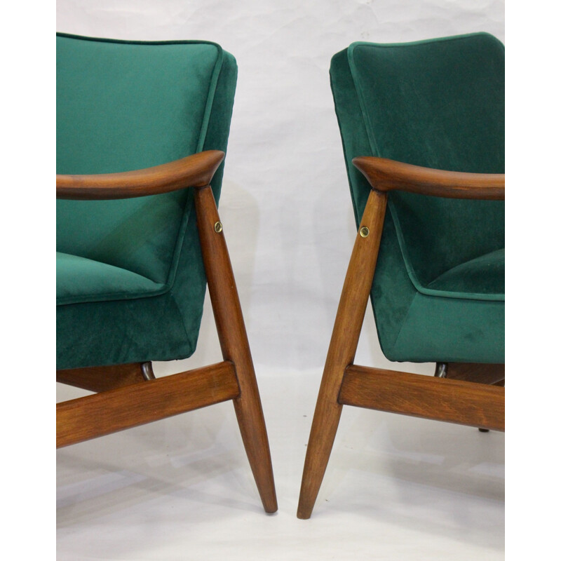 Pair of vintage armchairs GFM-87 Juliusz Kedziorek green velvet fabric 1960