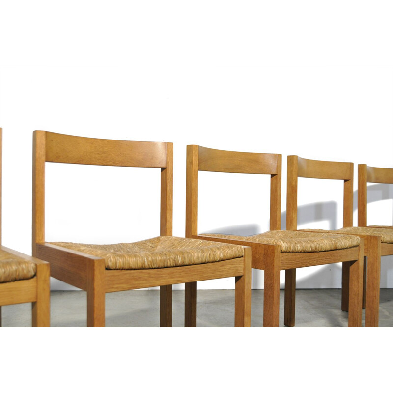 Set of 5 vintage solid oak dining chairs with read seat and wooden back 1970s