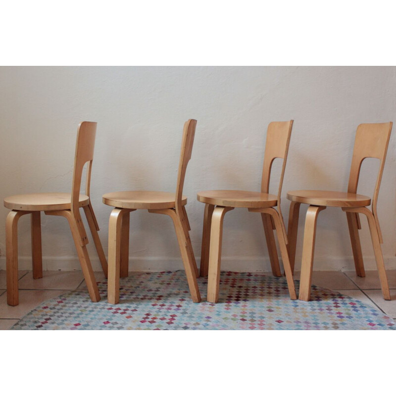 Set of 4 vintage chairs model 66 and 1 dining table Alvar Aalto