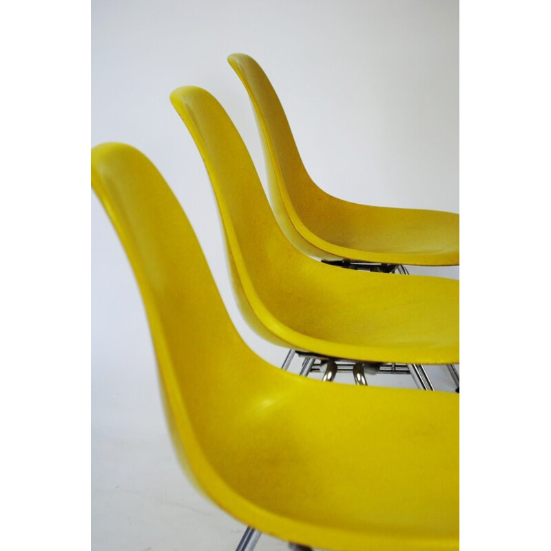 Suite de 6 chaises Herman Miller DSS en fibre de verre jaune, Charles et Ray EAMES - 1950