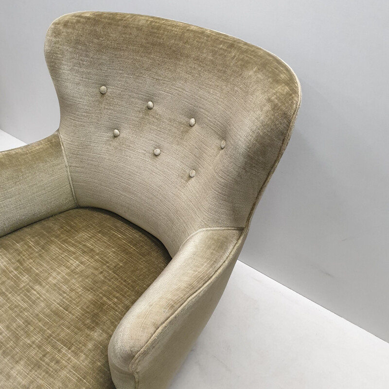 Mid-century velvet lounge chair by Theo Ruth for Artifort 1950s