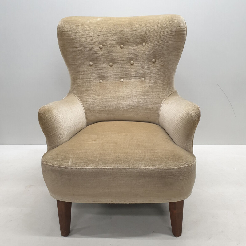 Mid-century velvet wingback lounge chair by Theo Ruth for Artifort (labeled), 1950s