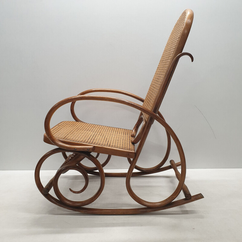 Rocking chair vintage en bois courbé et en toile par Thonet 1930