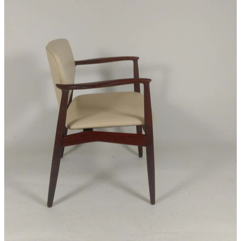 Coppia di sedie da capitano vintage modello 67 in teak, imbottite da Erik Buch per Ørum Møbelfabrik, 1960