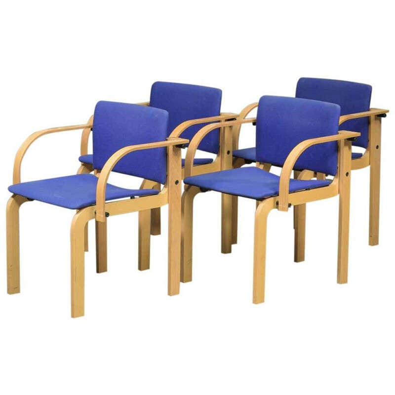 Conjunto de 4 cadeiras de faia empilhadas por Friis e Moltke 1980