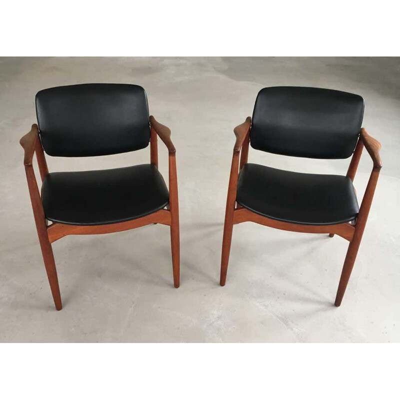 Conjunto de 10 cadeiras de capitão vintage modelo 67 em teca, Erik Buch 1960