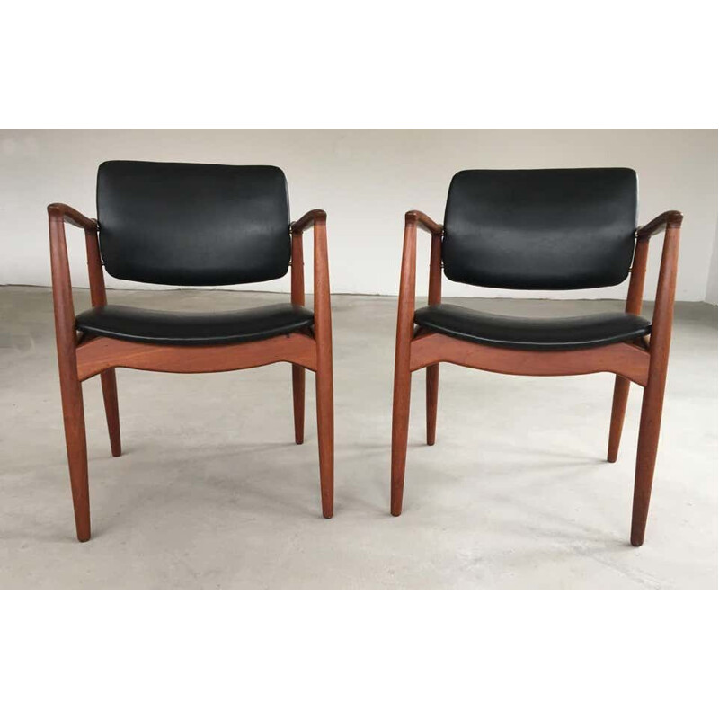 Pair of vintage Model 67 Captains Chair in Teak, Erik Buch 1960s