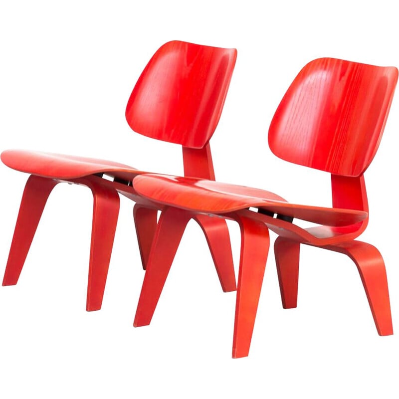 Paire de fauteuils vintage  pour Vitra Charles et Ray Eames "lcw" contreplaqué