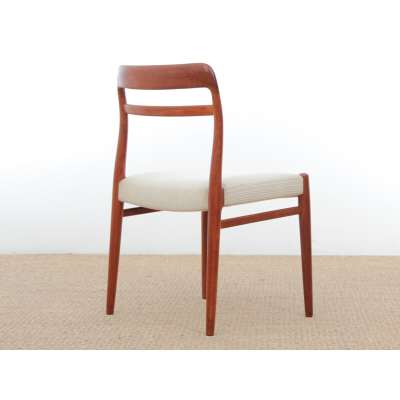 Suite of 6 vintage teak chairs model 145
