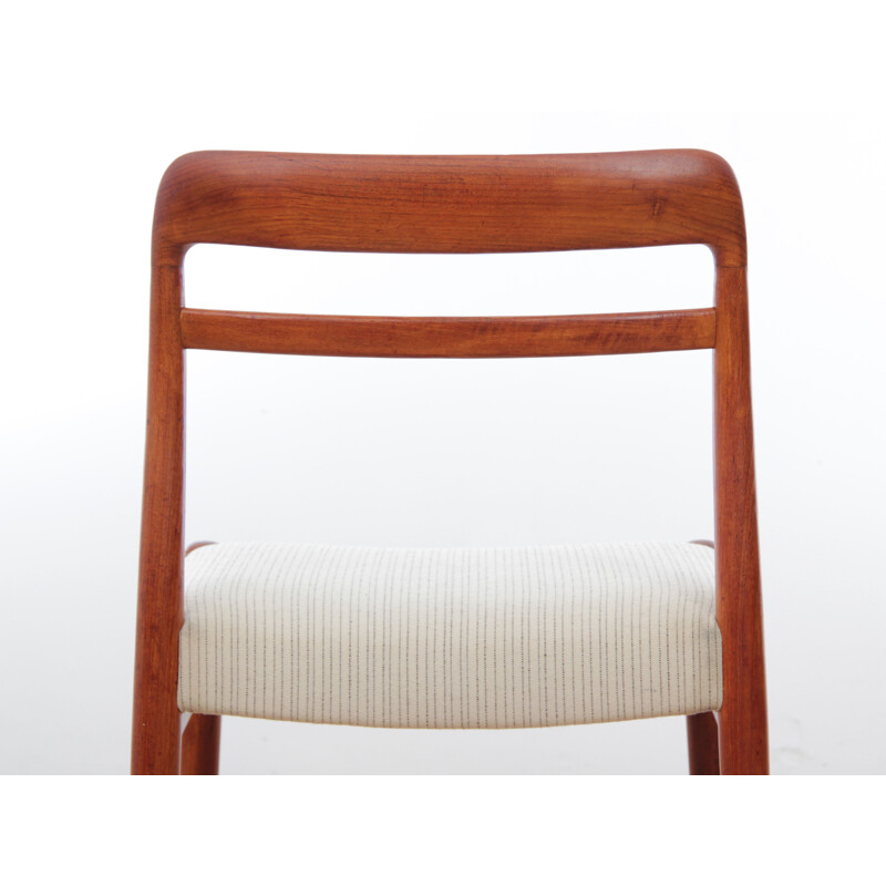 Suite di 6 sedie vintage in teak modello 145