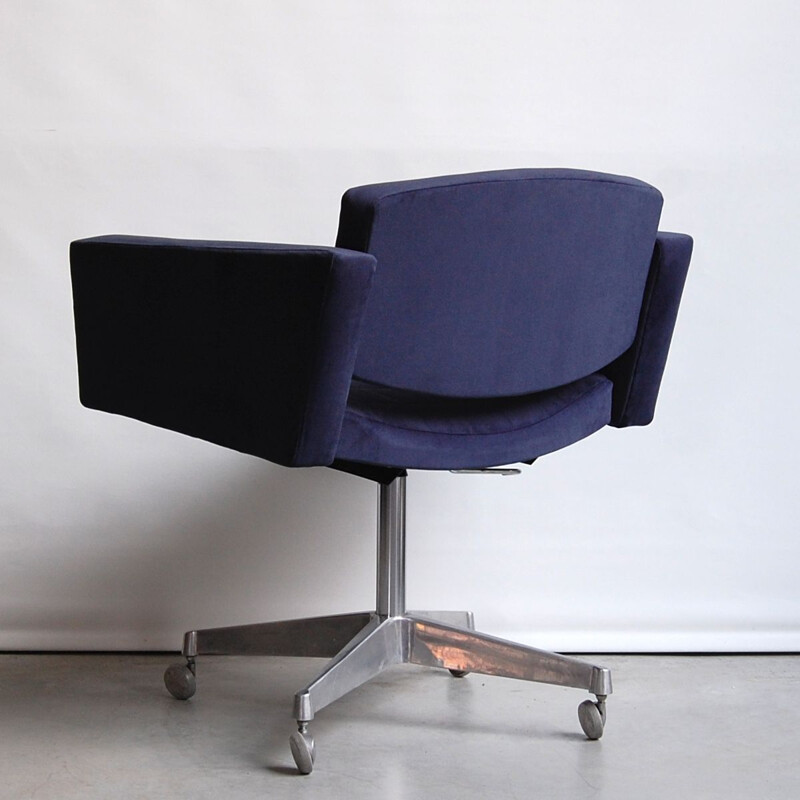 Vintage office armchair model Conseil by Pierre Guariche for Meurop 1961