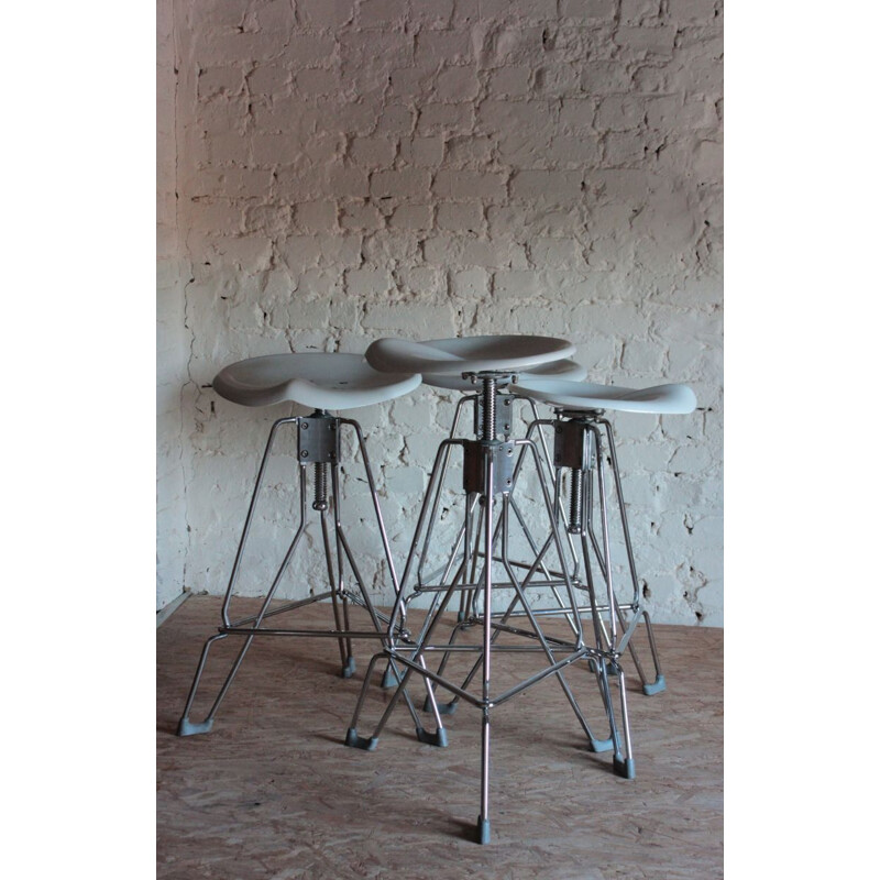 set of 4 vintage chromed metal stools and white lacquered metal seat Yasu Sasamoto by Dulton 1980