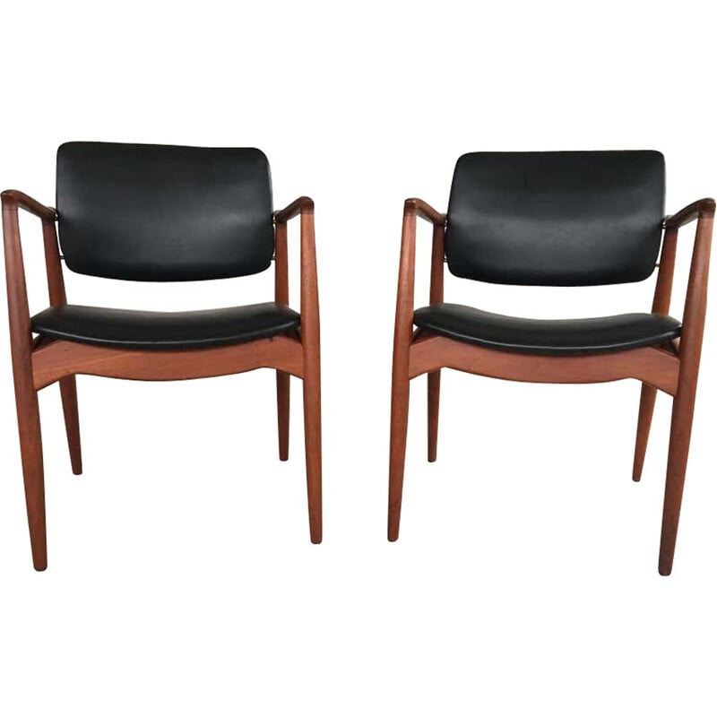 Pair of vintage Model 67 Captains Chair in Teak, Erik Buch 1960s