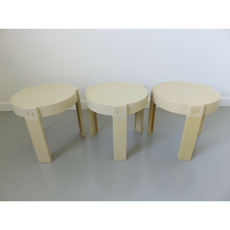 Set of 3 vintage nesting tables in white plastic holland 1970