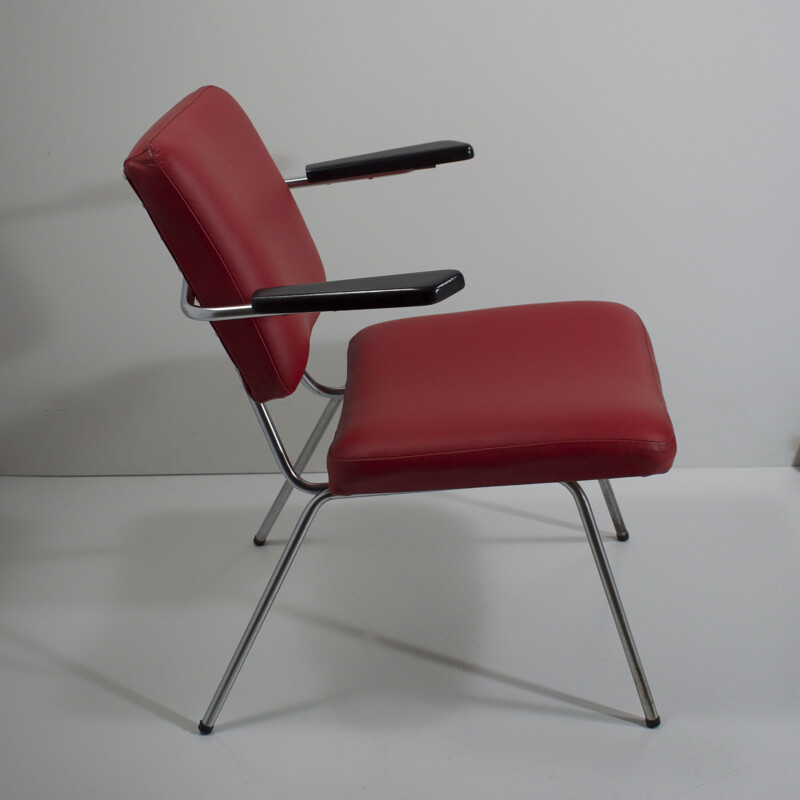 Fauteuil vintage en cuir rouge à accoudoirs 1960