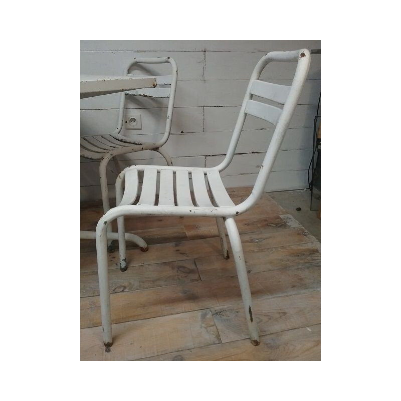 Set 4 chaises vintage et une table terrasse bistrot Tolix 1950